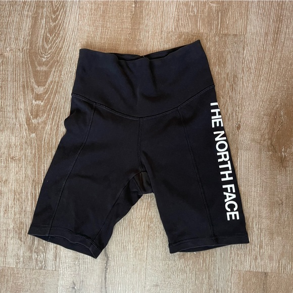 The North Face Women's Black Shorts biker style size XS - Picture 1 of 9